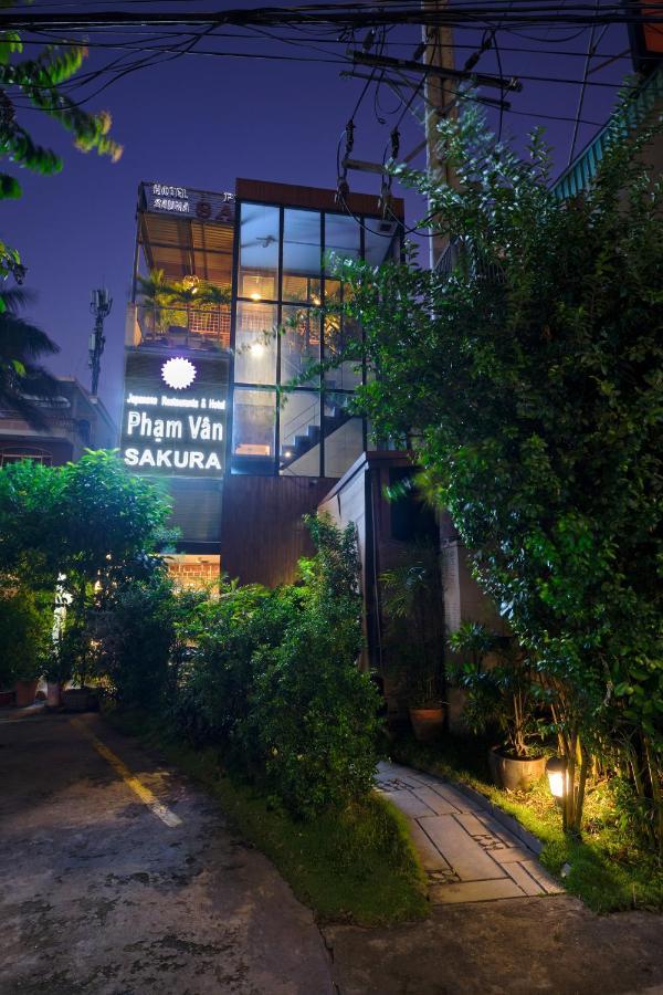 Phạm Vân Sakura Hotel Thuan An Exterior foto